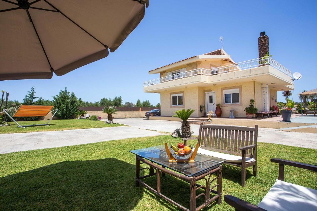 Laylande House * Theológos